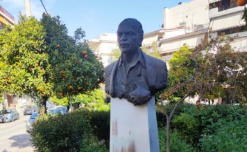 ΝΕΑ ΙΩΝΙΑ: Οι προτομές και τα αγάλματα δεν μιλάνε, εμείς όμως τα ακούμε που διαμαρτύρονται